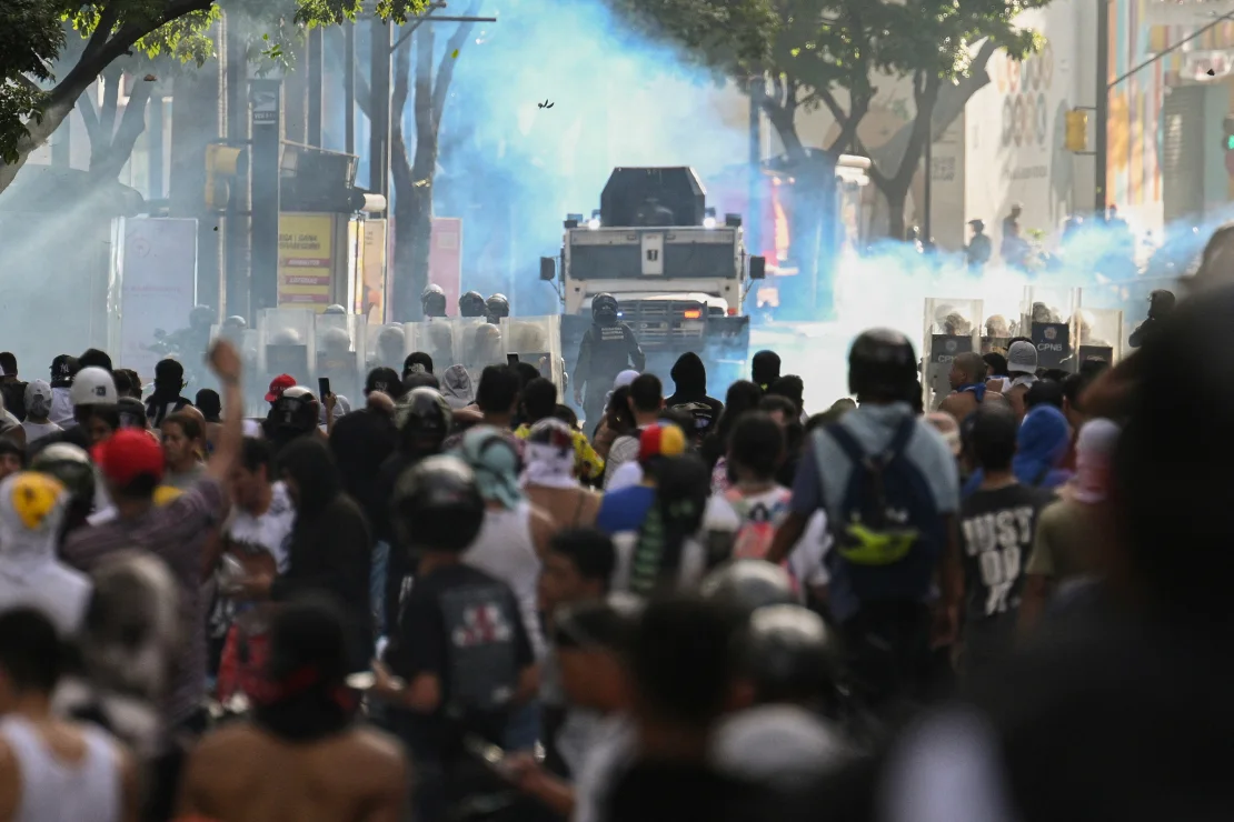 Tensions Rise in Caracas as Maduro’s Inauguration Approaches - gallery image 1