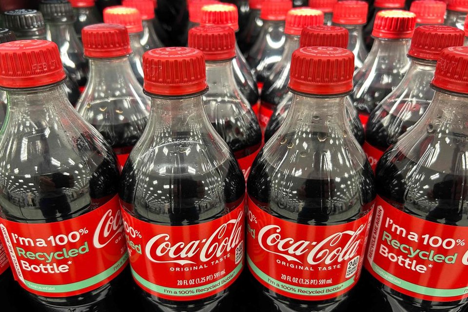 Trump Announces Coca-Cola Switch to Real Cane Sugar for US Drinks
