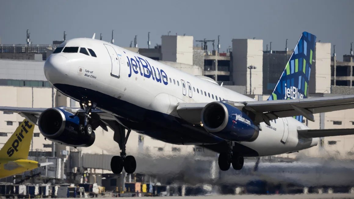 JetBlue Becomes First Airline to Accept Venmo for Online Bookings - gallery image 1
