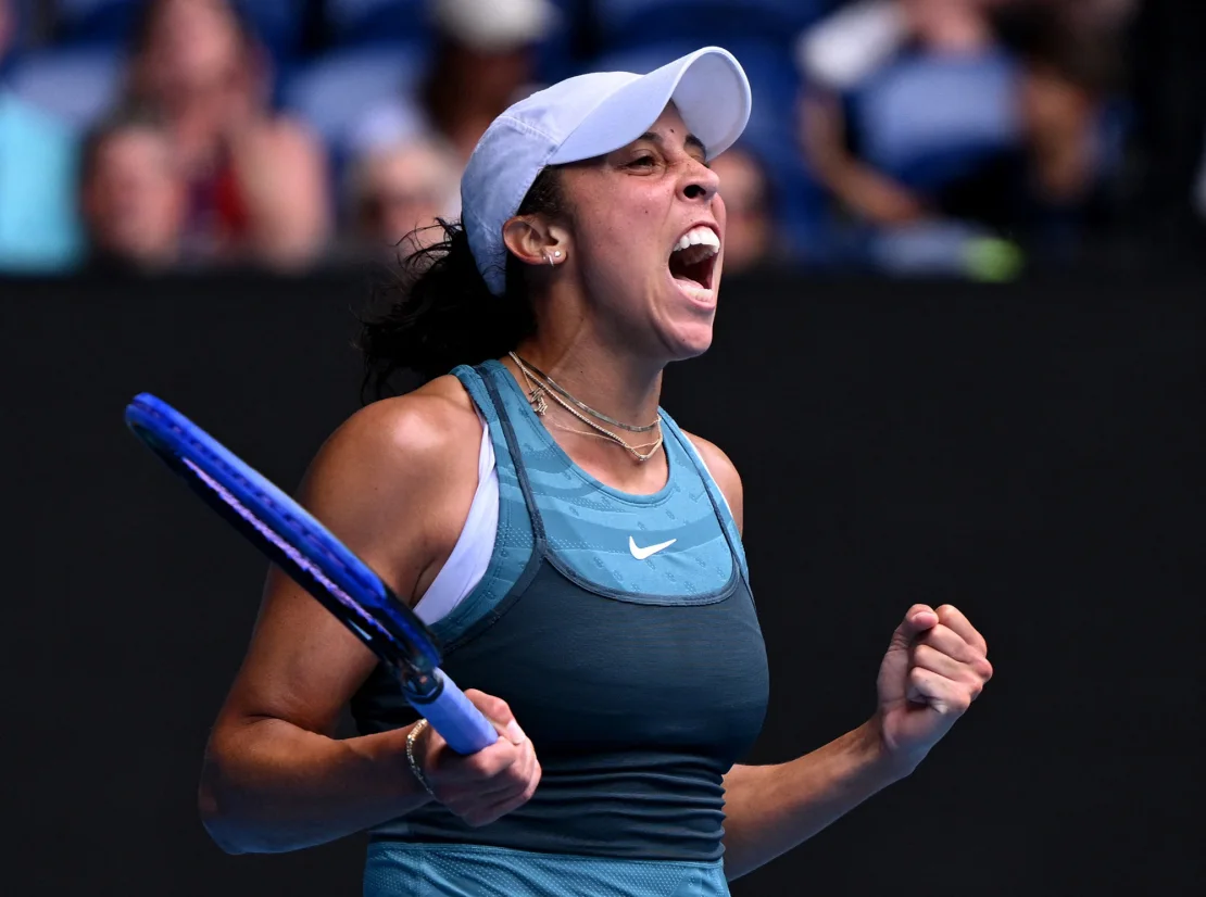 Iga Świątek Secures Spot in Australian Open Semifinals Amidst Controversial Double-Bounce Call - gallery image 1