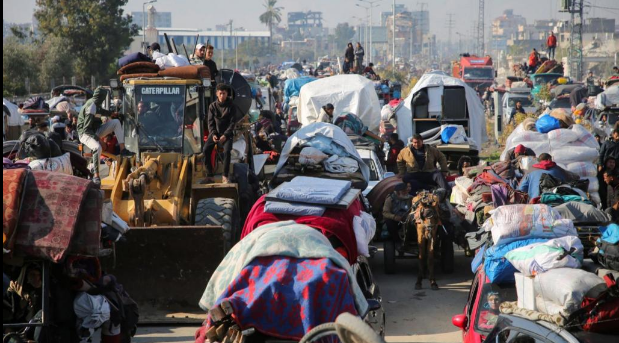 Thousands of Palestinians Return to North Gaza After Deal Secures Civilian Hostage Release