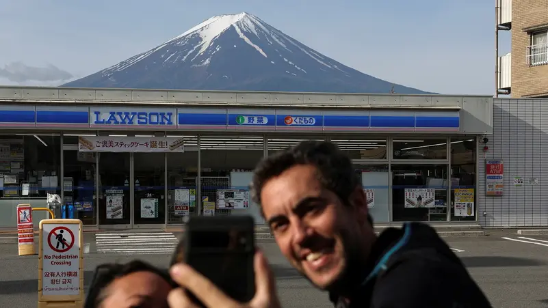 Japan Welcomes a Record 36.8 Million Tourists in 2024 Amid Yen Weakness - gallery image 1