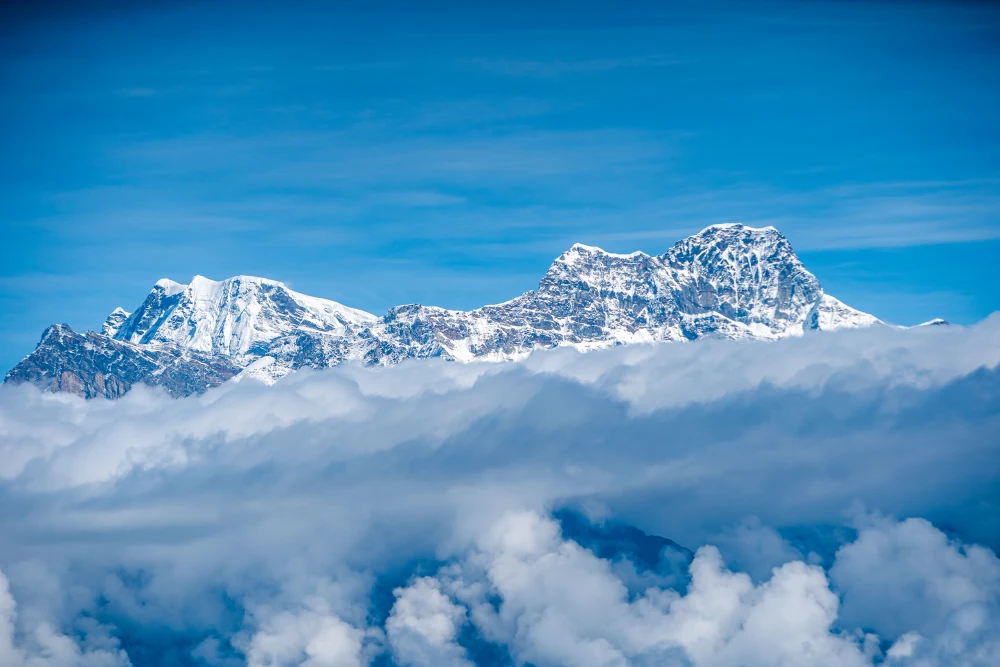 Avalanche on Nepal’s Mount Yalung Ri Kills at Least Seven, Including Americans - gallery image 1