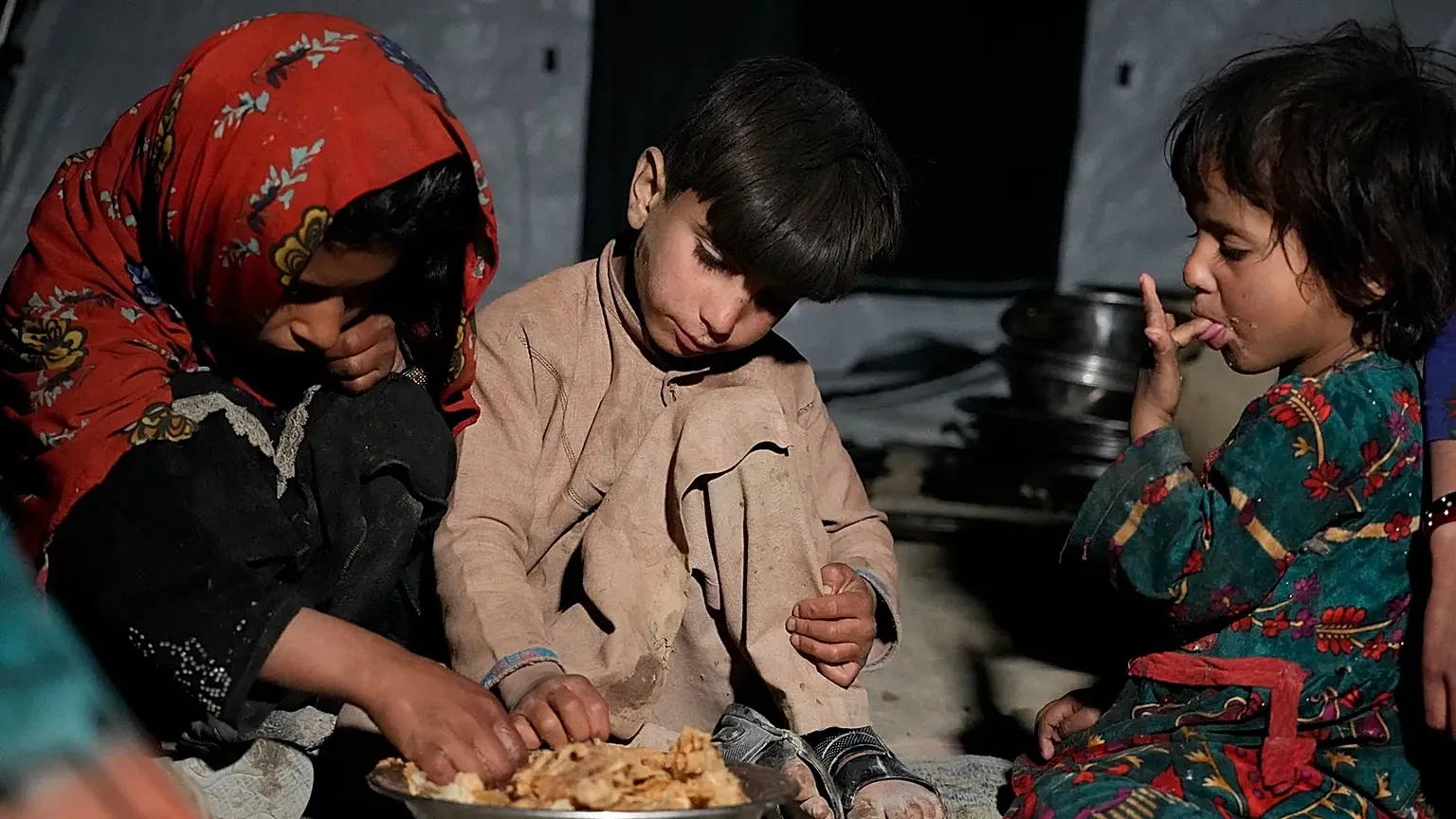 Millions of Afghans Face Hunger as Humanitarian Crisis Deepens During Harsh Winter - gallery image 3