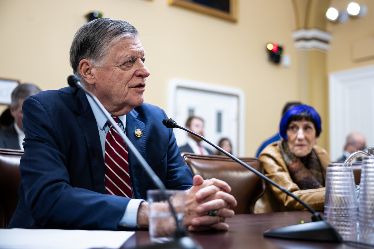 Just Seven Democrats Defy Their Party to Support Funding for U.S. Immigration and Customs Enforcement (ICE) - gallery image 1