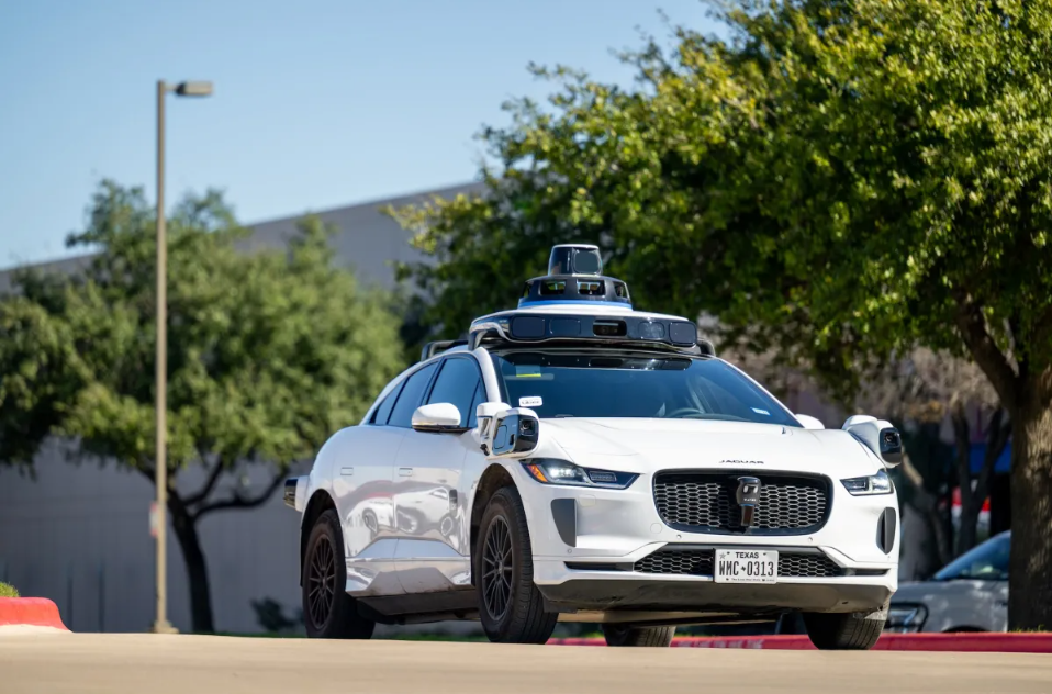 Waymo Expands Its Autonomous Lead in Texas as Tesla Struggles to Scale Robotaxi Presence