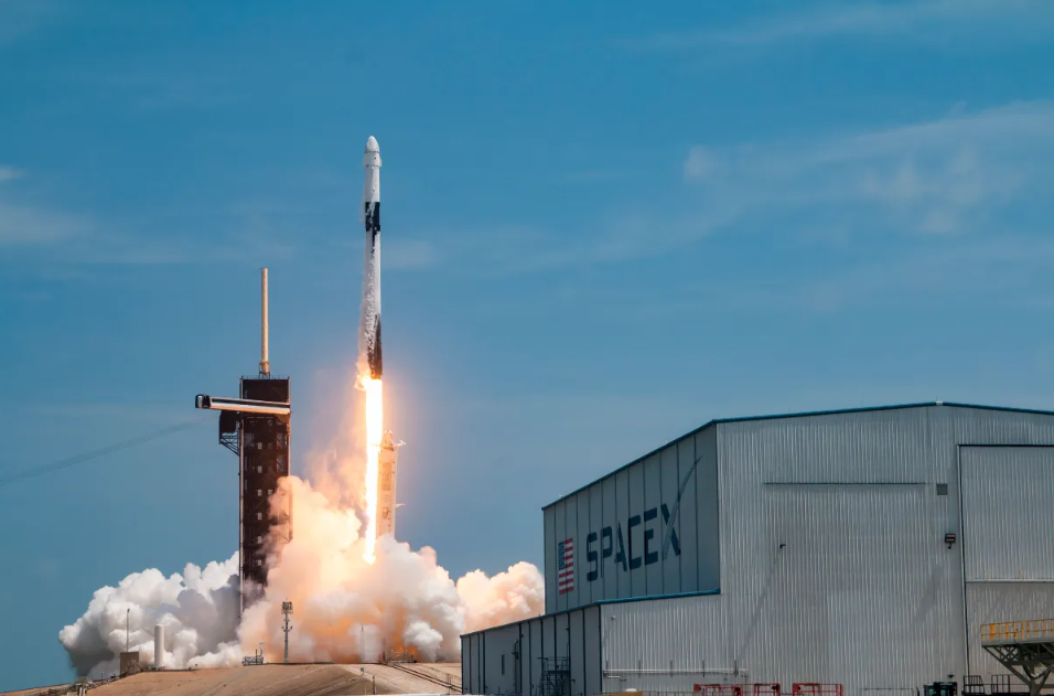 SpaceX Strengthens Its Defense Position With $6.45 Billion Space Force Deal Ahead of Potential Public Market Expansion