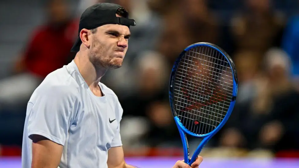 Draper Stages Comeback to Defeat Berrettini and Secure Qatar Open Semifinal Spot - gallery image 1