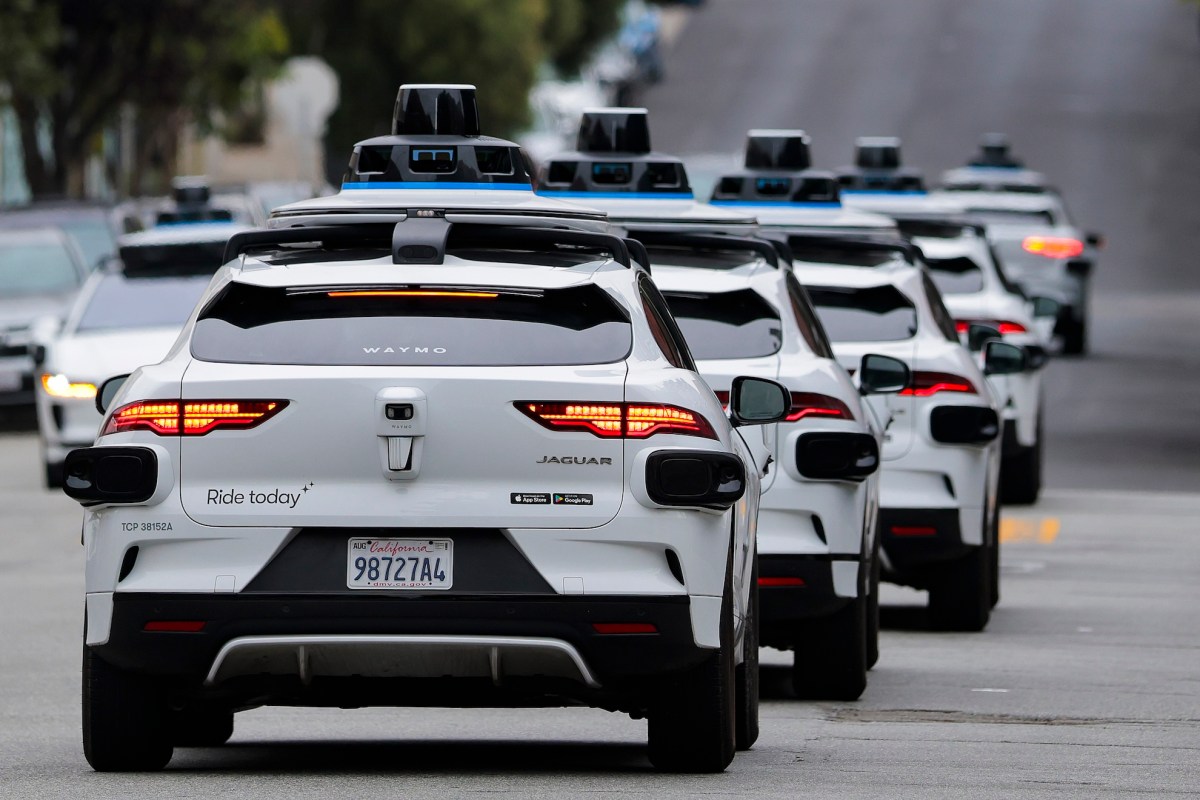 Robotaxi Industry Faces Regulatory Turning Point as U.S. Pressure on Autonomous Vehicles Intensifies
