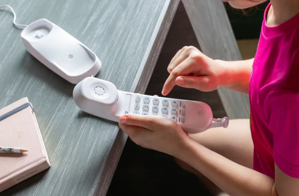 Pinwheel Reinvents the Family Phone with a Screen-Free Smart Landline Designed for Children - gallery image 1