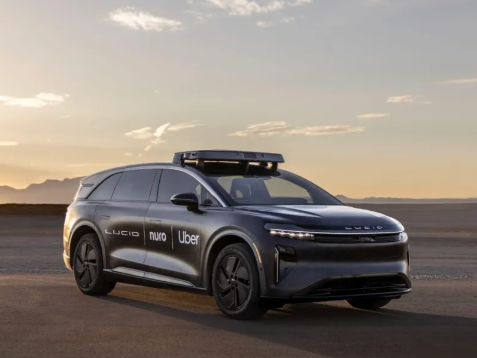 Uber and Waymo Clash Over the Rules That Will Shape the Robotaxi Economy - gallery image 1