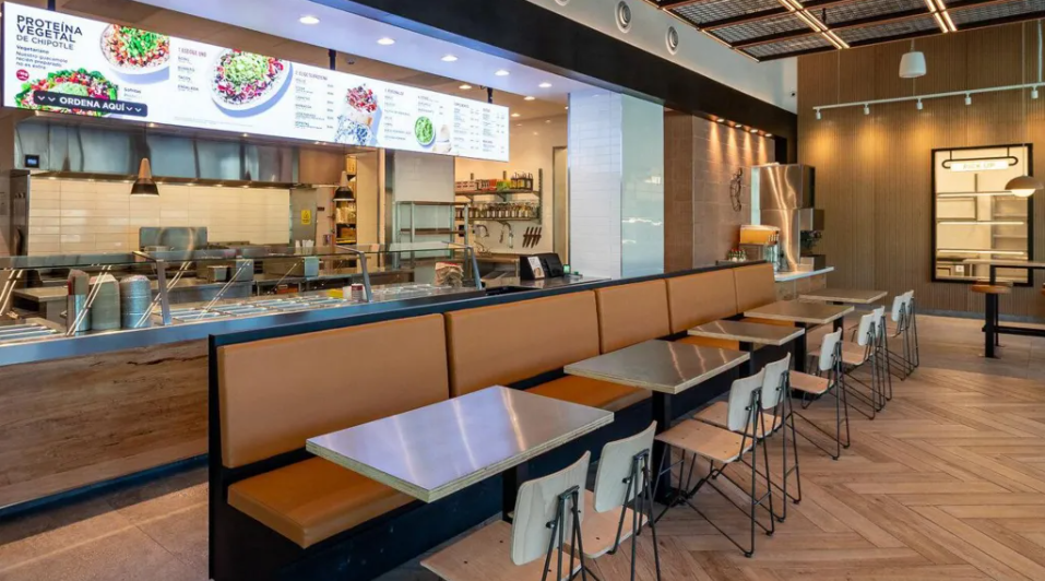 Chipotle Bets on Mexico with First Restaurant in a Bold Brand Expansion Strategy - gallery image 1