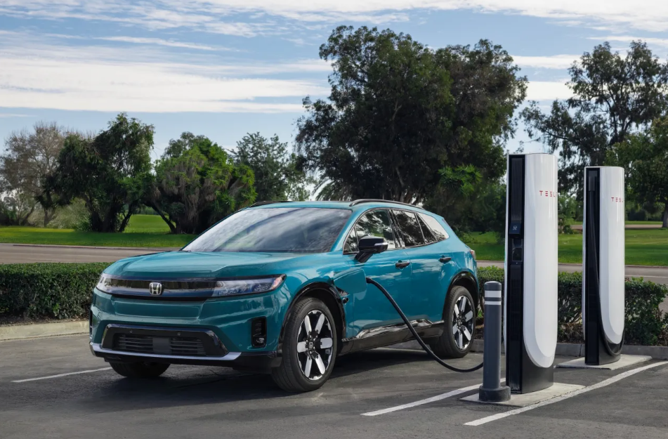 Why Automakers Are Retreating From EV Lineups in the U.S. as the Market Enters a New Strategic Phase