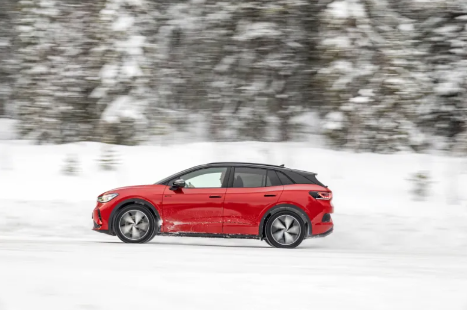 Why Automakers Are Retreating From EV Lineups in the U.S. as the Market Enters a New Strategic Phase - gallery image 4