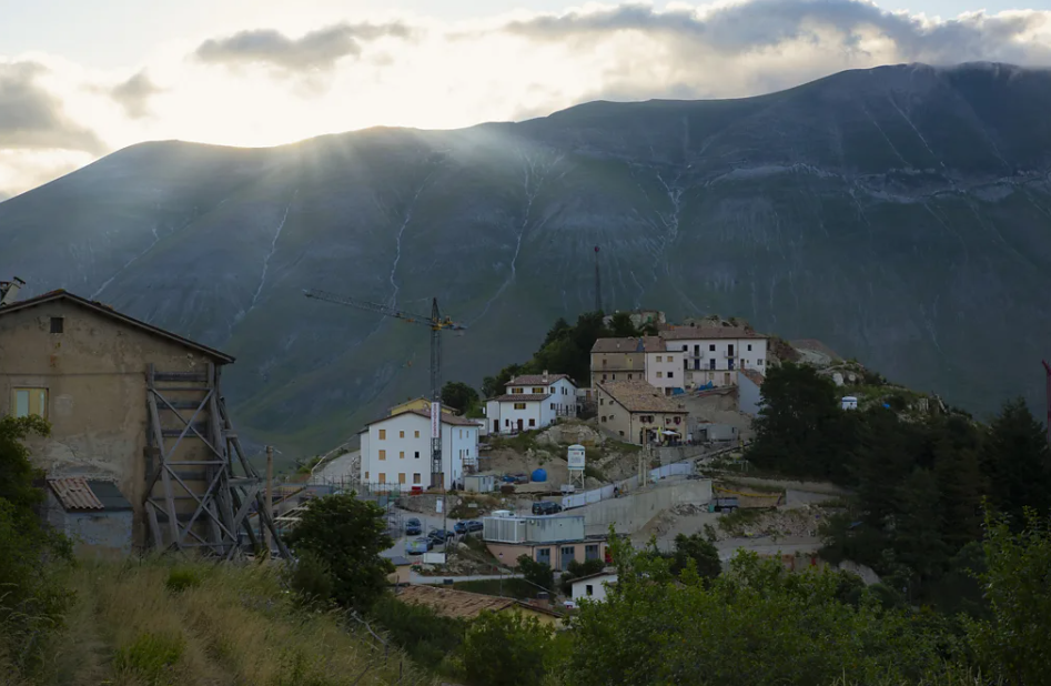 Italy's Castelluccio Bloom Demonstrates How Traditional Farming Shapes a Global Tourism Identity - gallery image 1