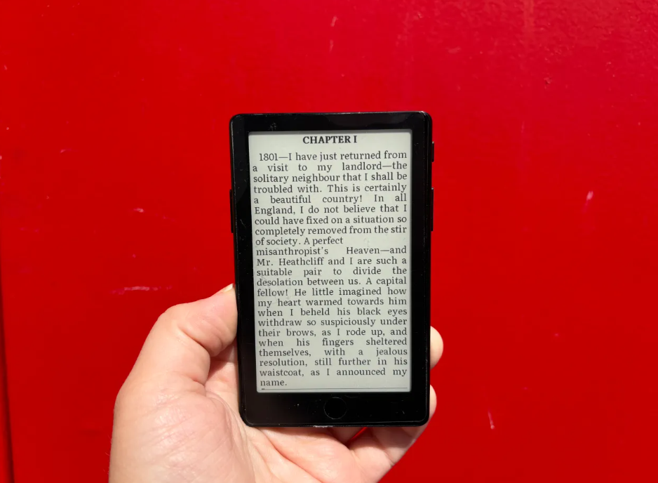 Xteink Reinvents the Pocket E-Reader with a Smarter Design and Premium Reading Experience