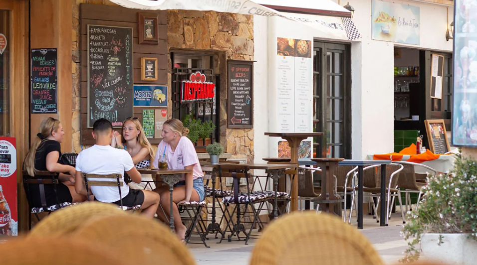 Spain Beyond the Tourist Map: The Cultural Codes Shaping the Modern Visitor Experience - gallery image 1