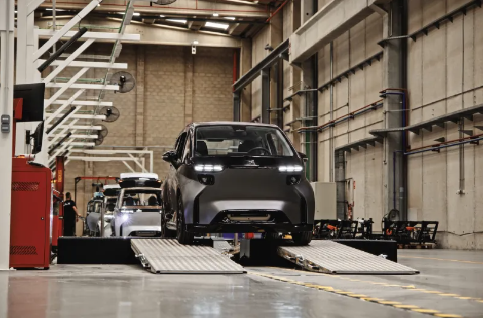 Liux Turns the Microcar Into a Sustainability-Led European Mobility Strategy - gallery image 3