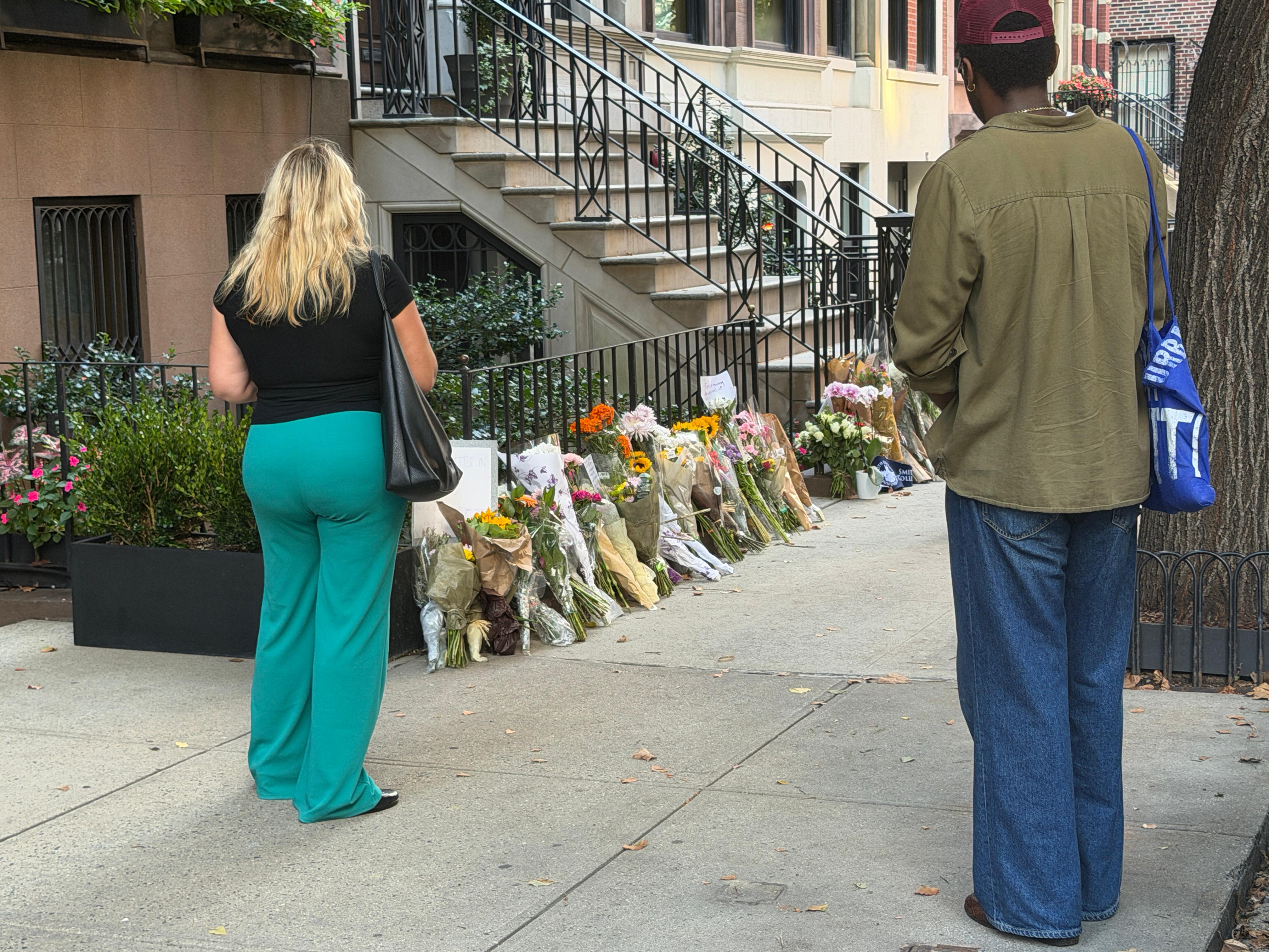 New Yorkers Turn Gloria Steinem’s Manhattan Home Into a Living Memorial - gallery image 5