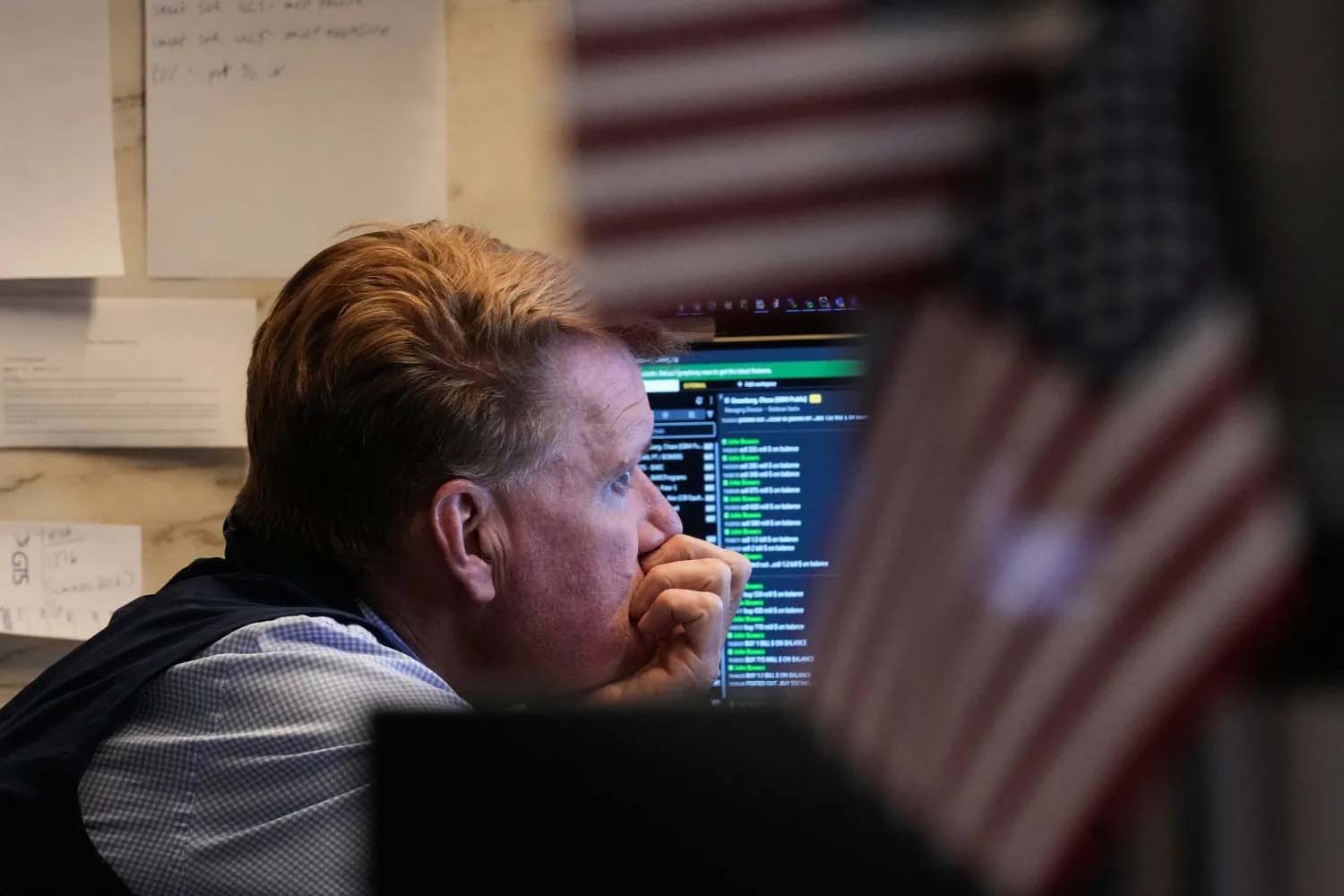 US Stocks Move Toward Records as Slower Hiring Eases Fed Rate Fears - gallery image 1