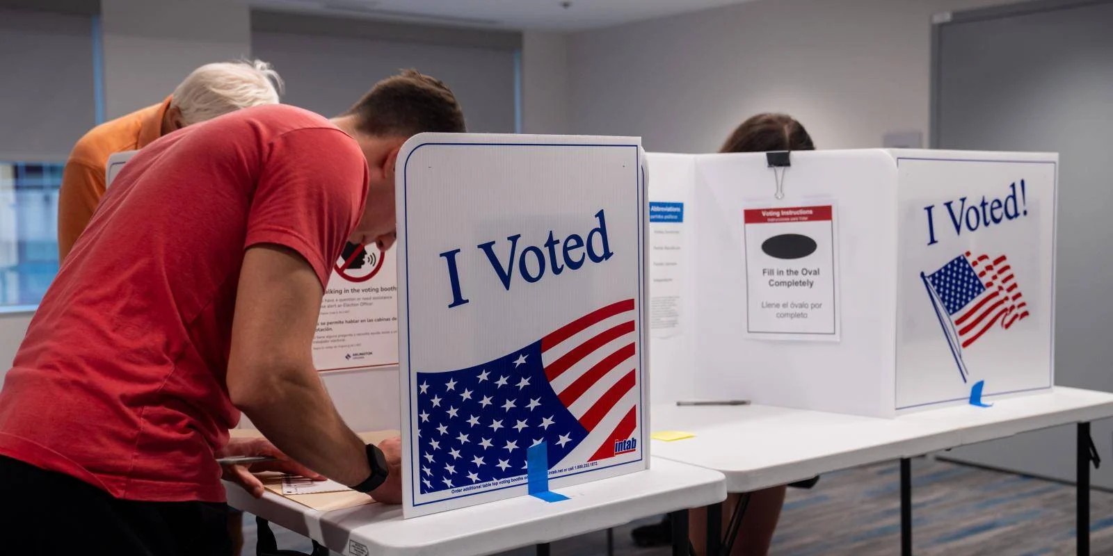 U.S. Midterm Elections Begin With Resilient Jobs Market and Persistent Cost Pressures