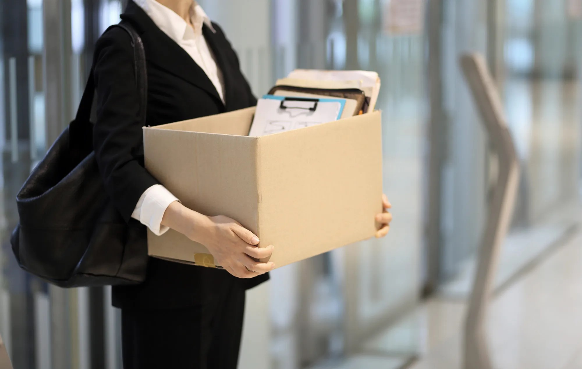 US Jobless Claims Stay Near 57-Year Low as Hiring Loses Momentum - gallery image 1