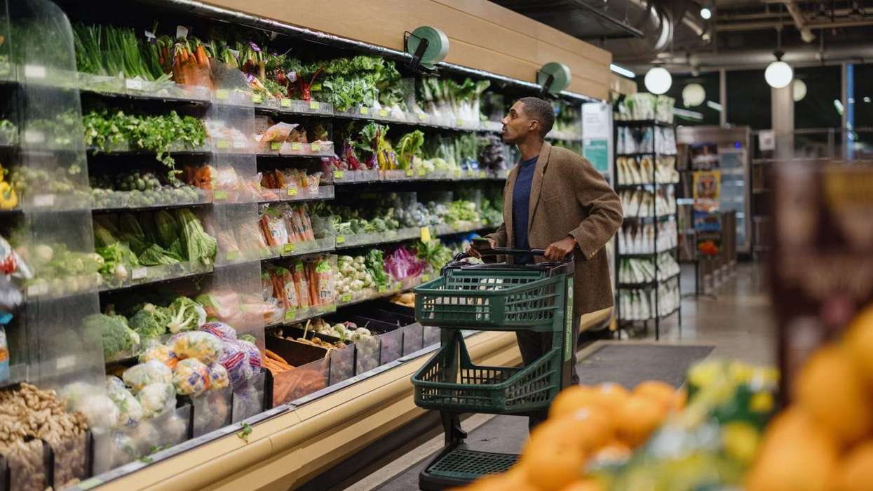 US Consumer Confidence Falls as Inflation Expectations and Living Costs Pressure Households - gallery image 1