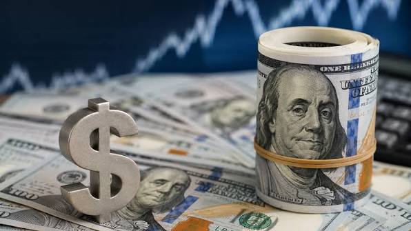 Dollar Holds Near 18-Month High as Middle East Tensions Put Inflation and Fed Policy in Focus