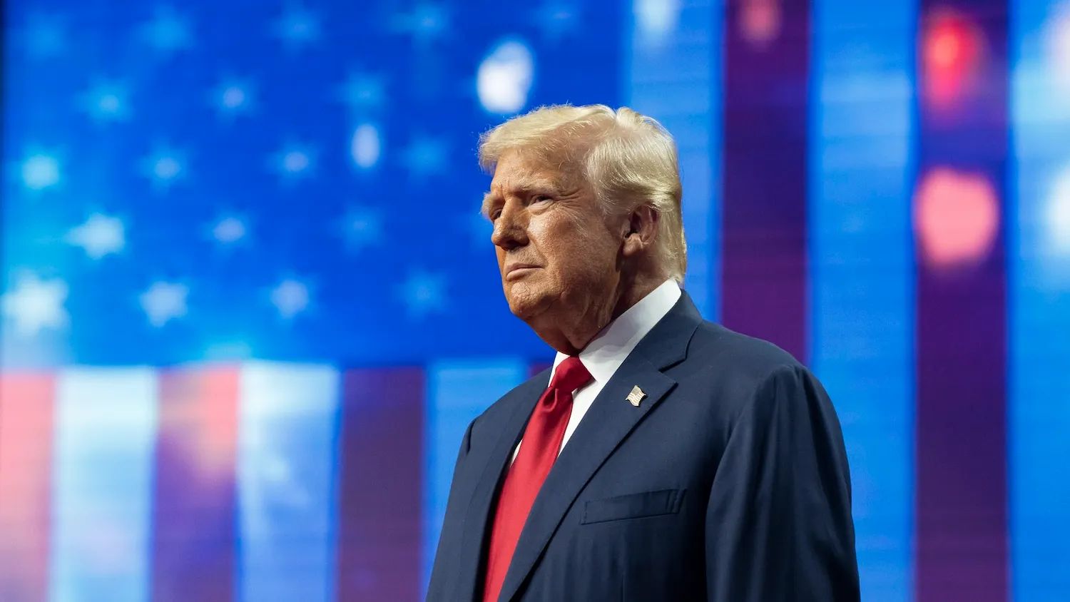 Trump Takes Midterm Campaign to Arizona and Montana as Republicans Face Tougher Races - gallery image 1