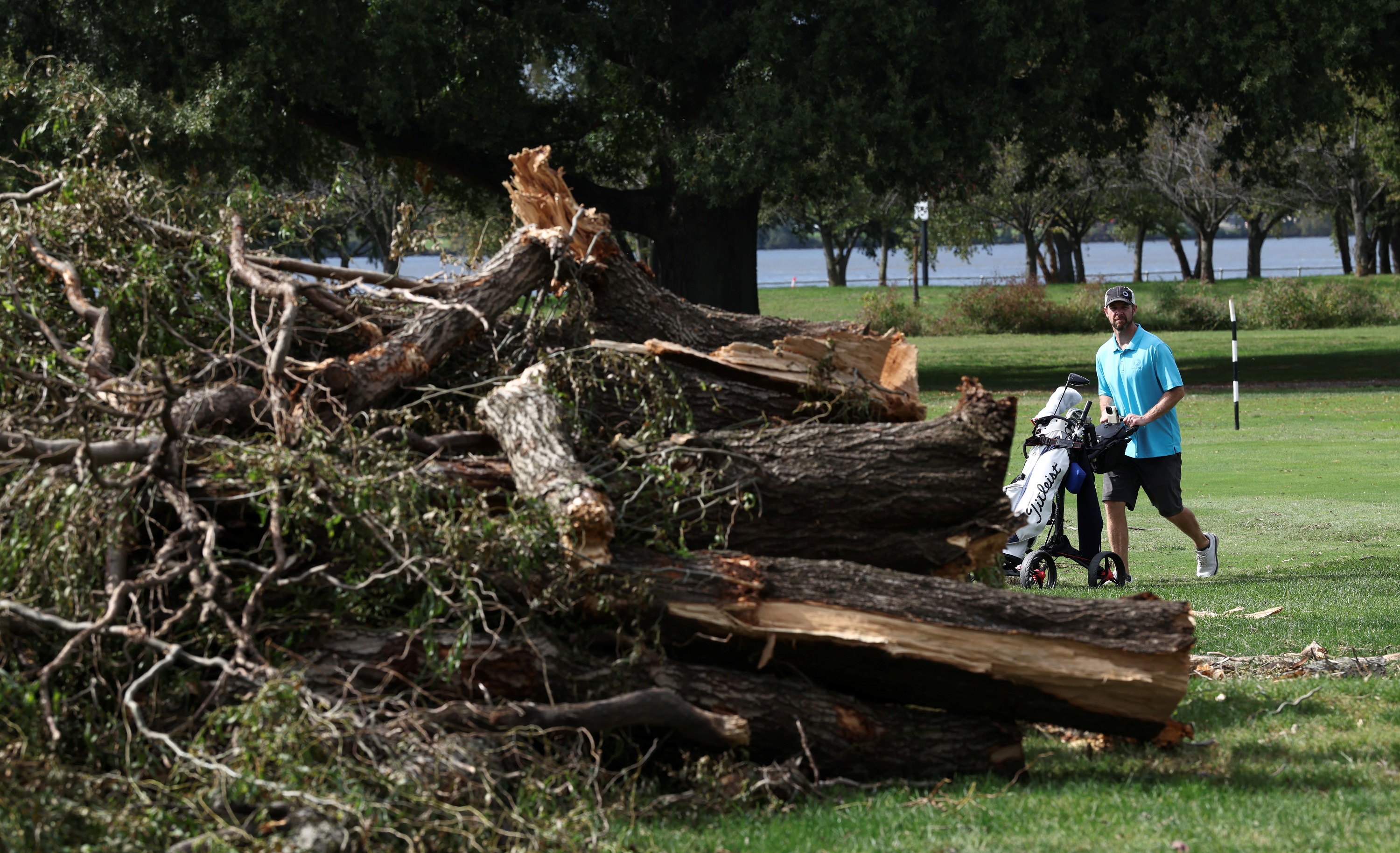 Trump's Golf Course Renovation Plan Faces Legal Uncertainty Ahead of November Start
