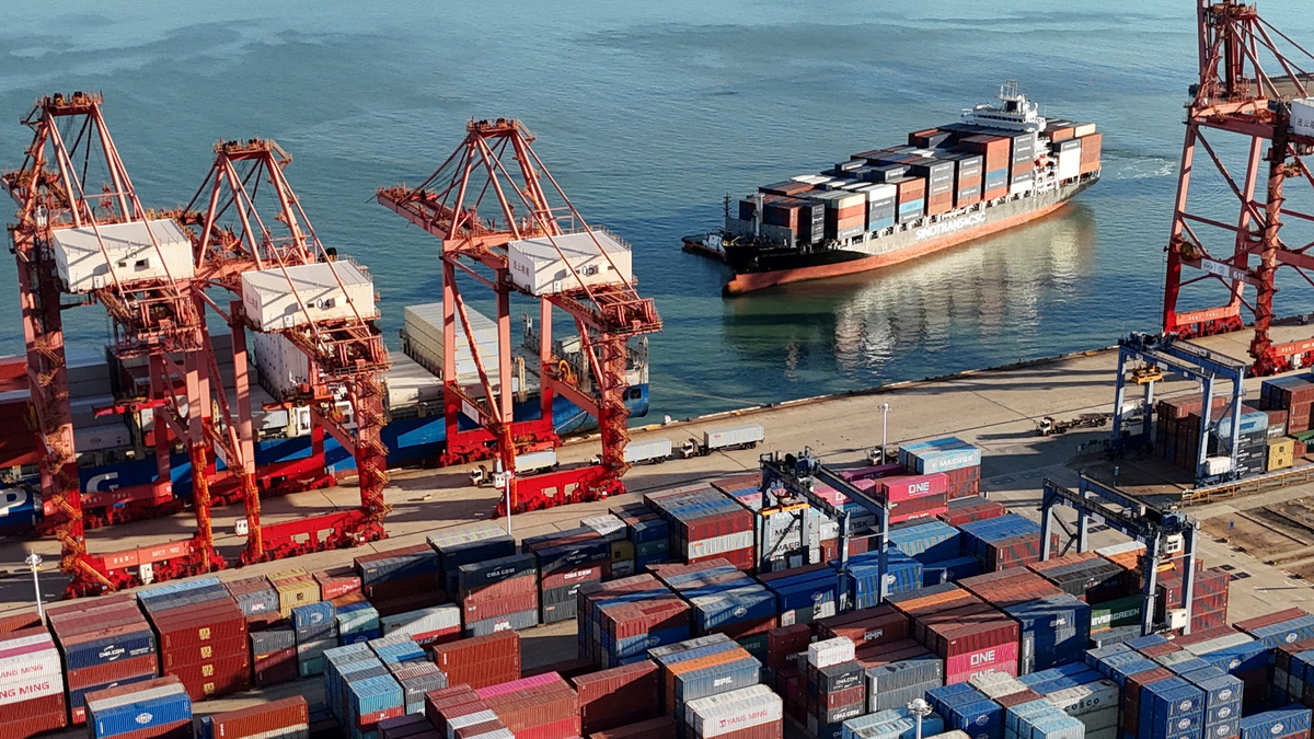 China’s 4.5% Growth Reveals the Limits of an Export-Led Recovery