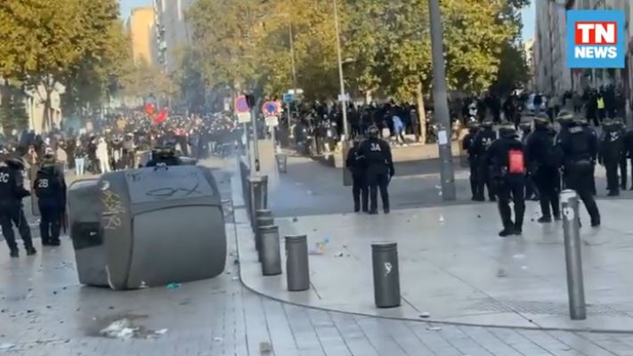 Police Presence and Road Barricades Documented in French Protest Footage - gallery image 1