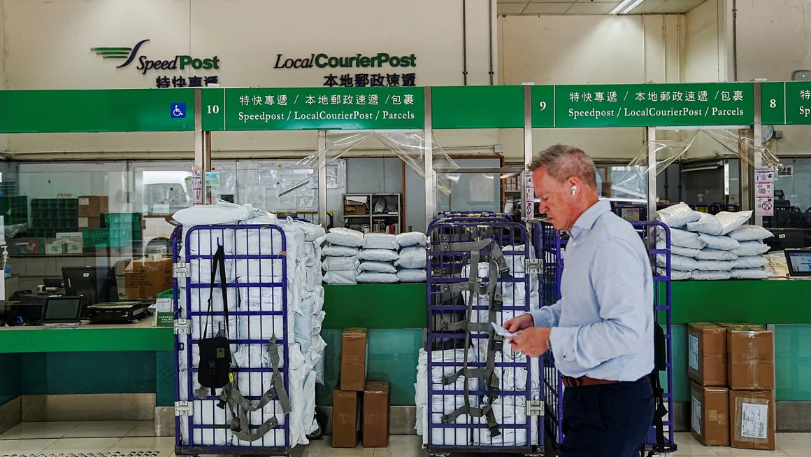 Hong Kong Halts Package Deliveries to U.S. After Trump’s Tariff Surge - gallery image 1