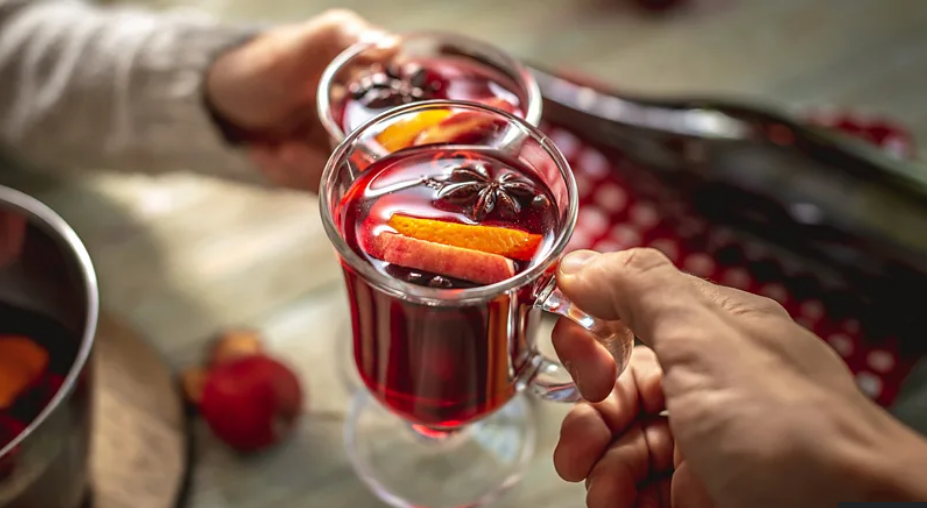 Vin Chaud: A Nostalgic French Drink That Captures the Spirit of Christmas - gallery image 1